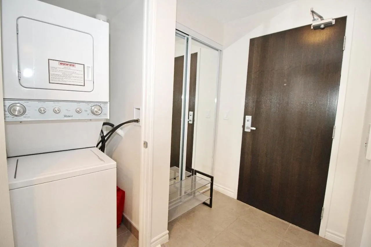 Luxury 3 Bedroom Dt Apartment Toronto, On, Canada Canada