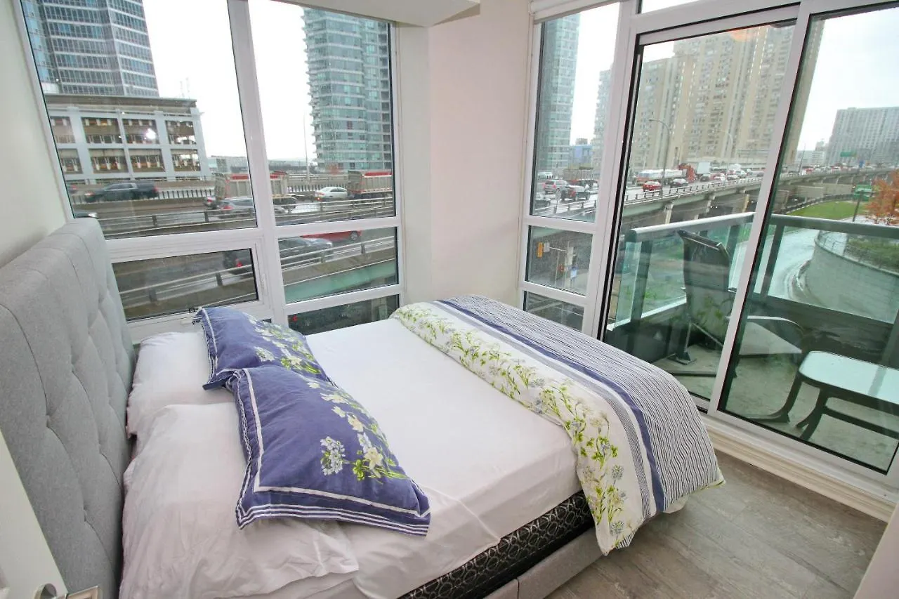 Luxury 3 Bedroom Dt Apartment Toronto, On, Canada